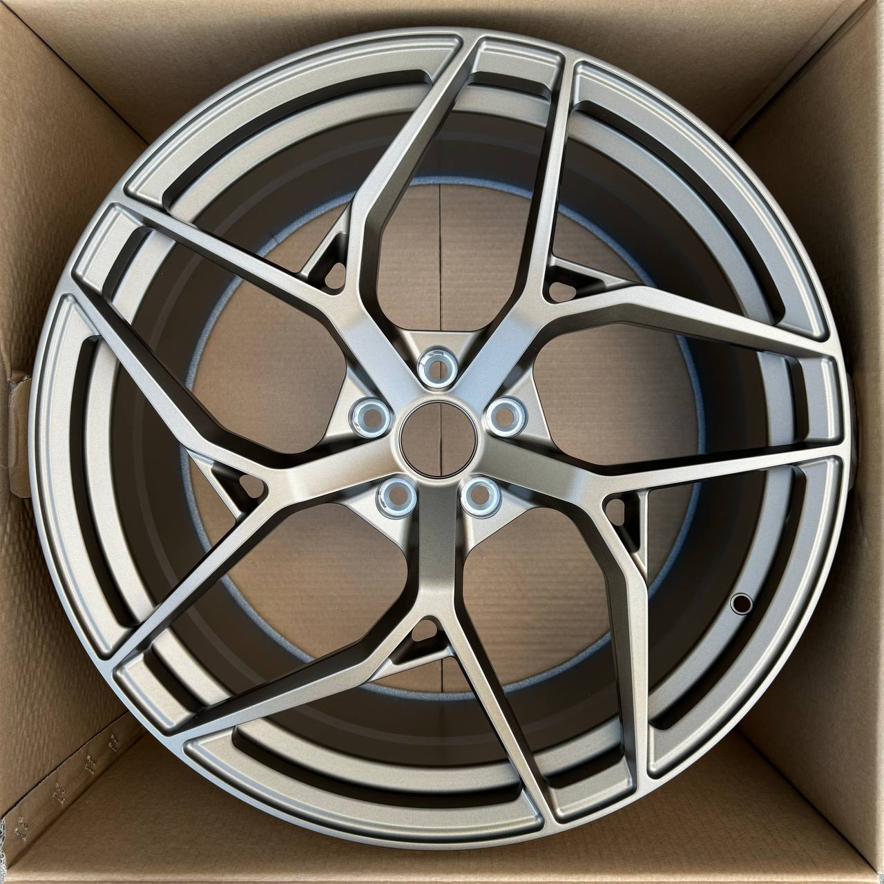 Кованый диск Forged MZB17-3 R21 8 Кованый диск Forged MZB17-3 R21 8