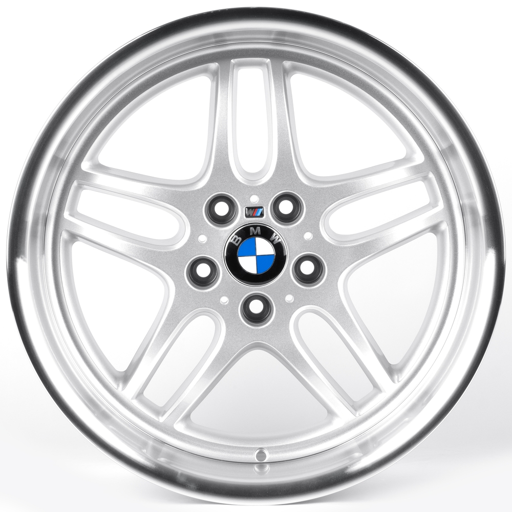 Разноширокие литые диски BMW iV141-SF085 R19 8.5/10J ET15/20 Разноширокий комплект дисков BMW iV141-SF085 R19 8.5J ET15 перед 10J ET20 зад 5x120 DIA 74.1