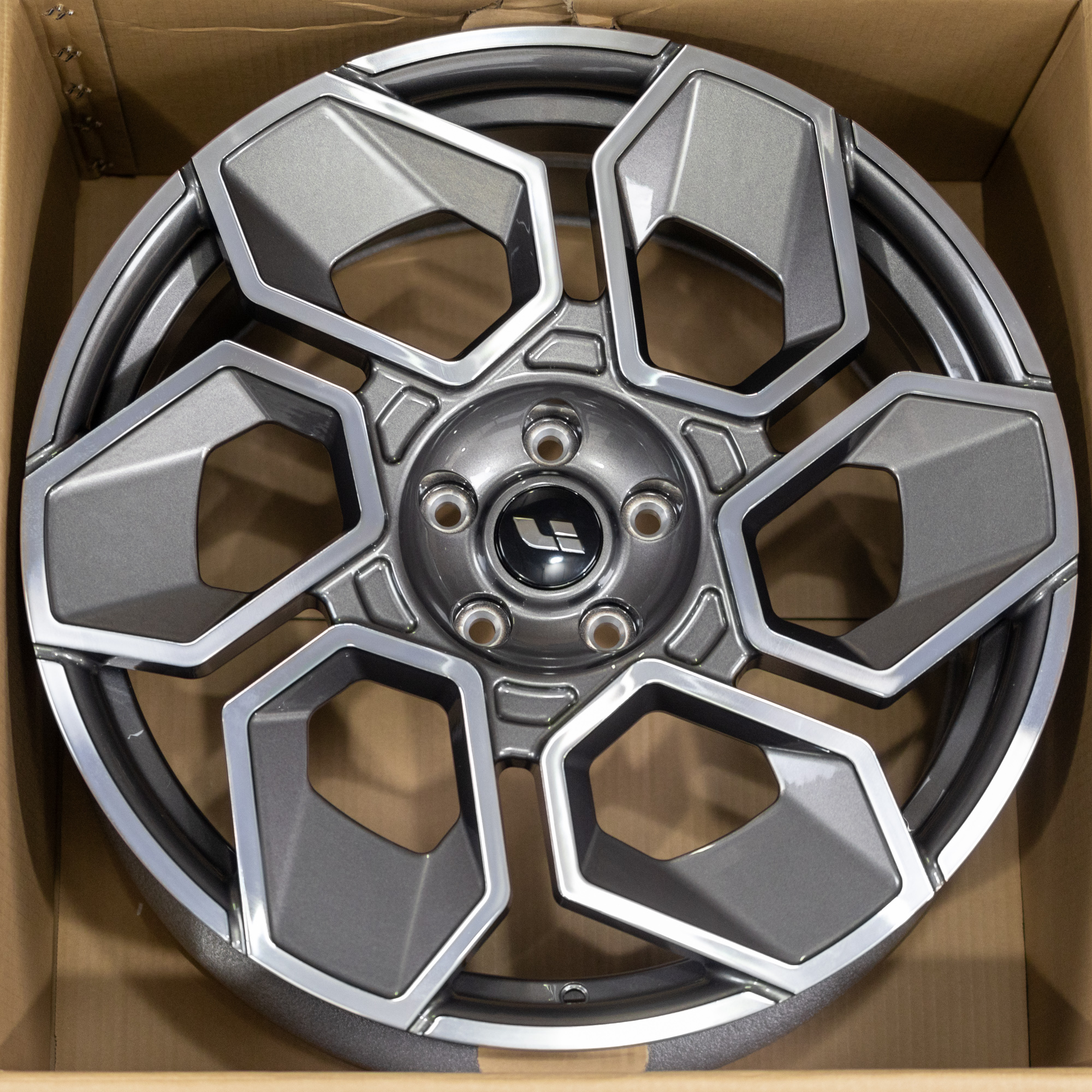 Кованый диск Forged MZB31-1B R22 9J 5x120 Кованый диск Forged MZB31-1B R22 9J 5x120