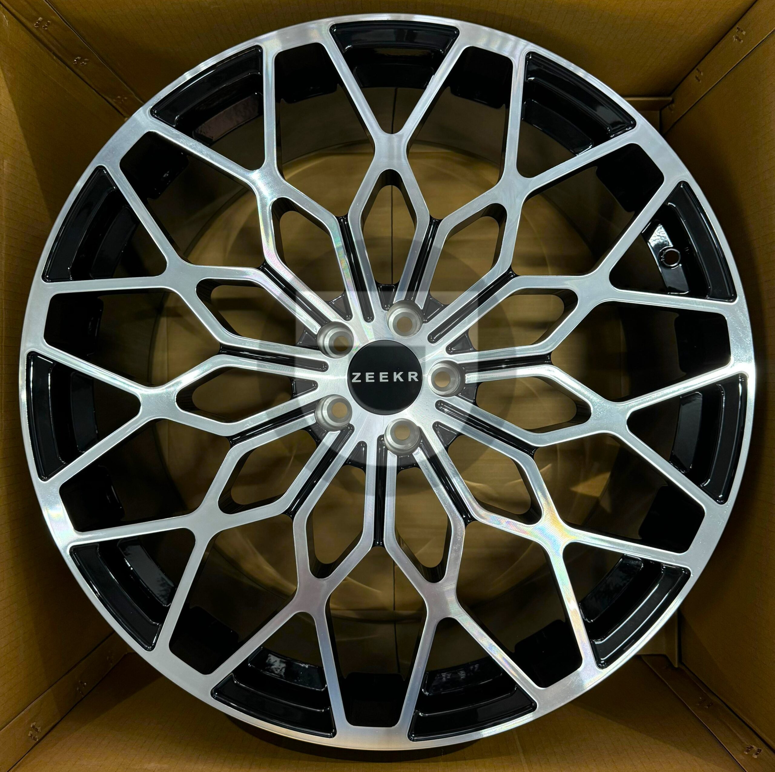 Кованый диск Forged PL1901 R23 9J 5x120 Кованый диск Forged PL1901 R23 9J 5x120