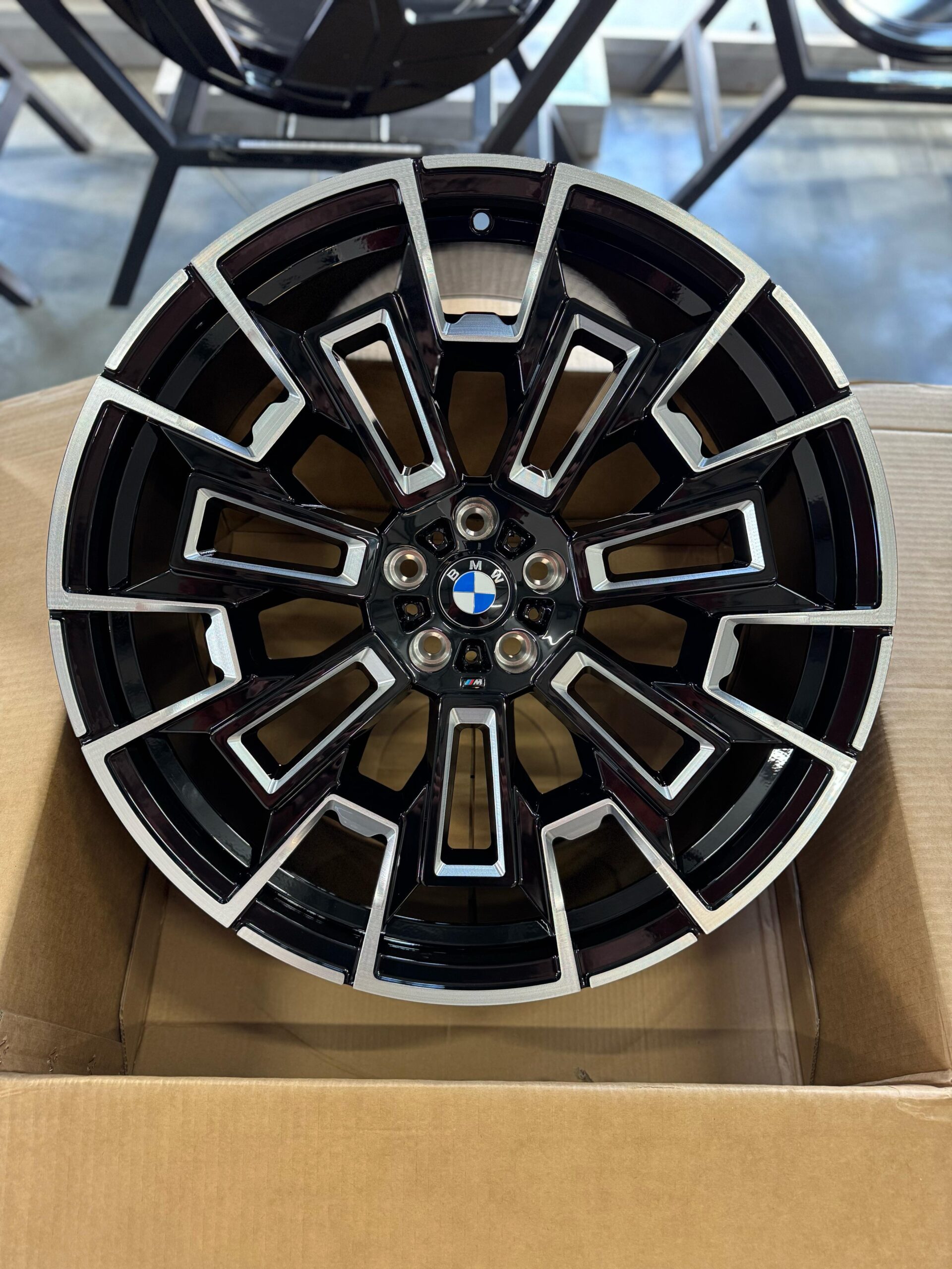 Кованый диск Forged PL2732Q R20 8 Кованый диск Forged PL2732Q R20 8