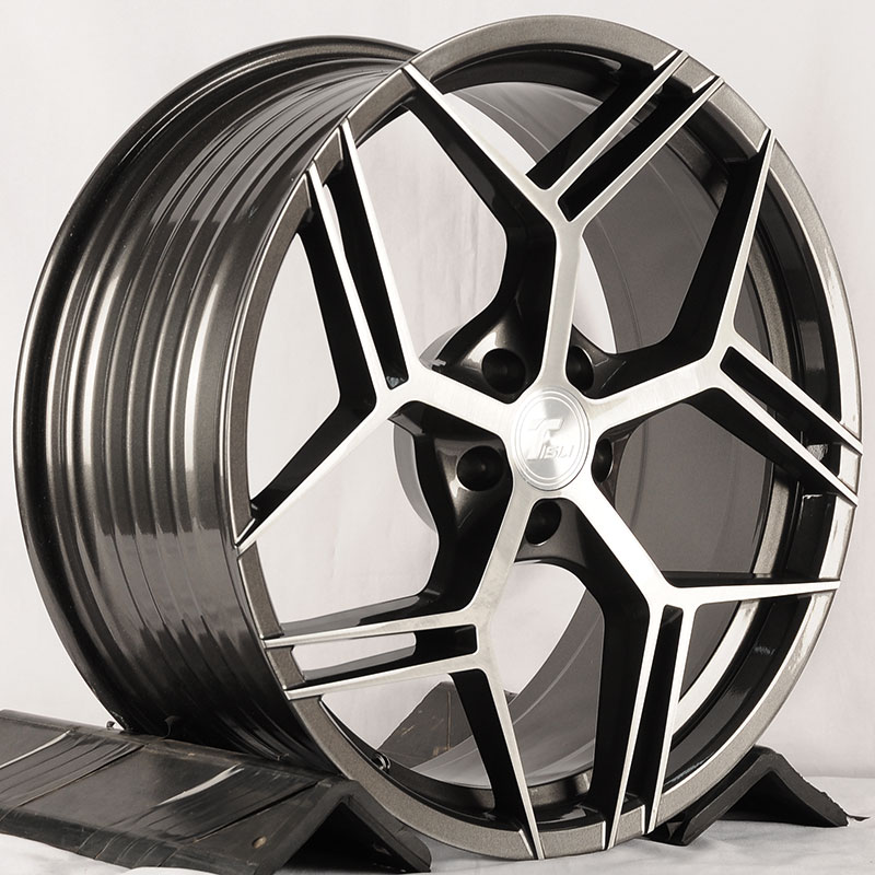 Литой диск Jetwheel Blade R20 10J 5x112 ET40 Литой диск Jetwheel Blade R20 10J 5x112 ET40 DIA 66.6 Anthracite Brush Face
