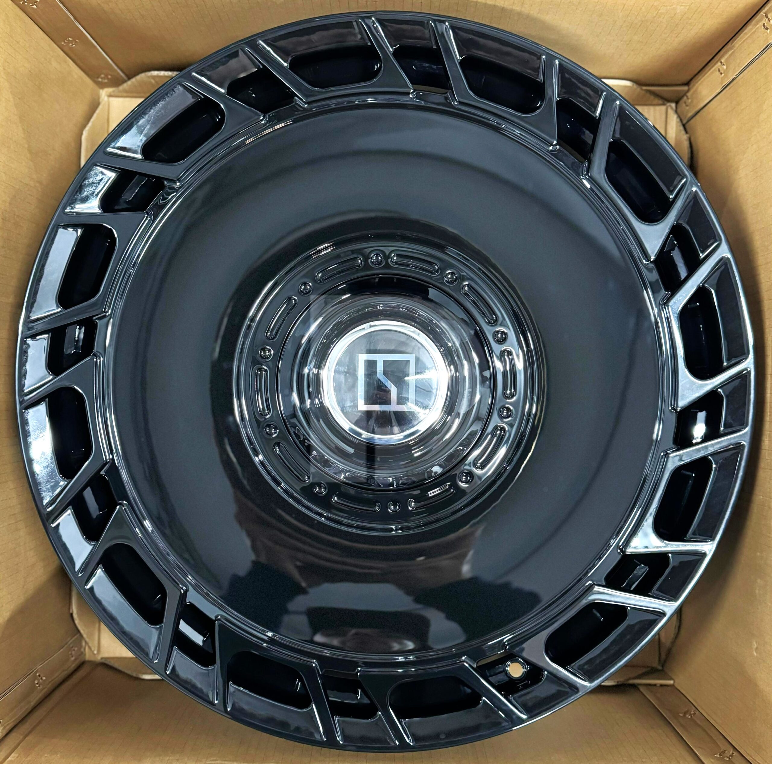 Кованый диск Forged PL1935 R22 9J 5x120 Кованый диск Forged PL1935 R22 9J 5x120