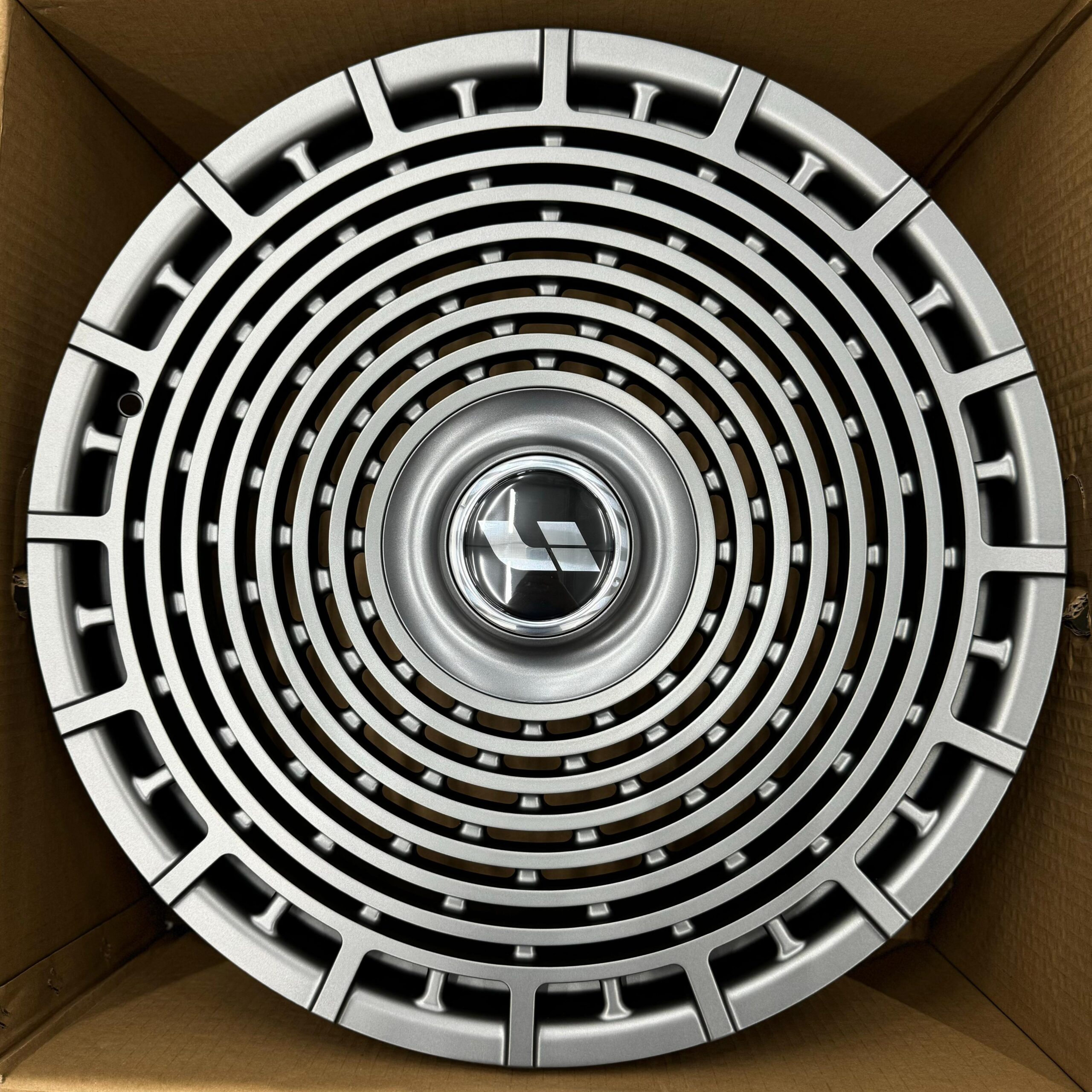 Кованый диск Forged D208 R22 9J 5x120 Кованый диск Forged D208 R22 9J 5x120