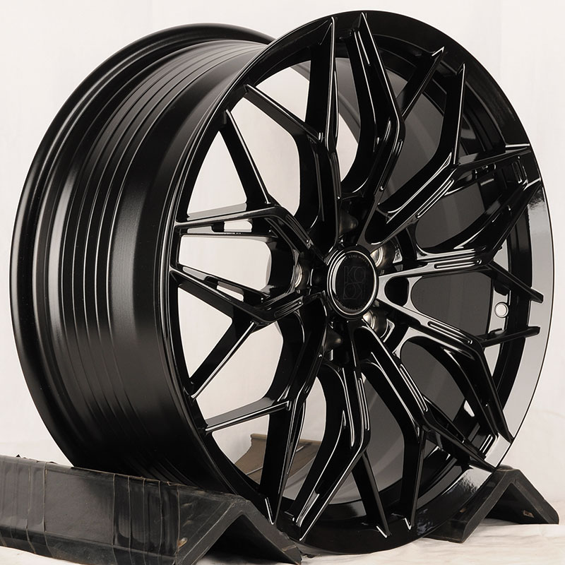 Литой диск KoKo Kuture FF594 R18 8J 5x114.3 ET38 Литой диск KoKo Kuture FF594 R18 8J 5x114.3 ET38 DIA 73.1 Full Gloss Black