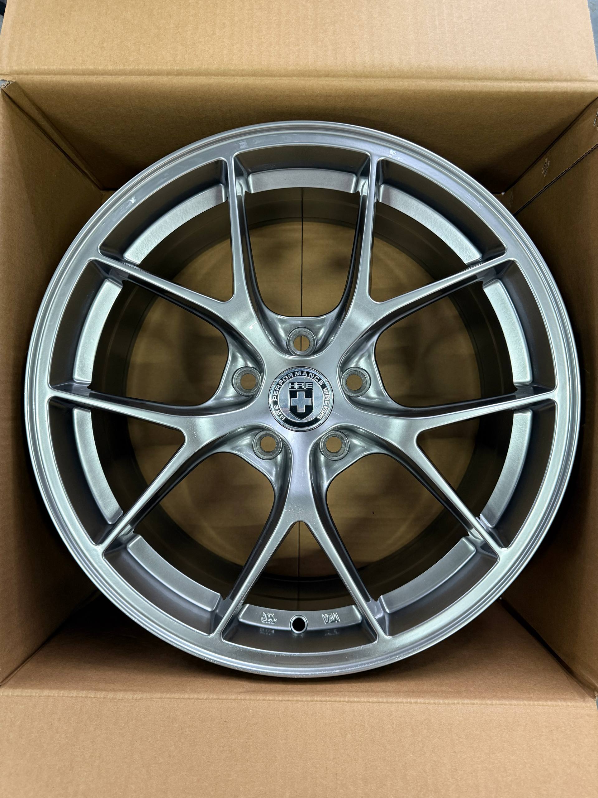 Литой диск FF F125 R17 7 Литой диск FF F125 R17 7