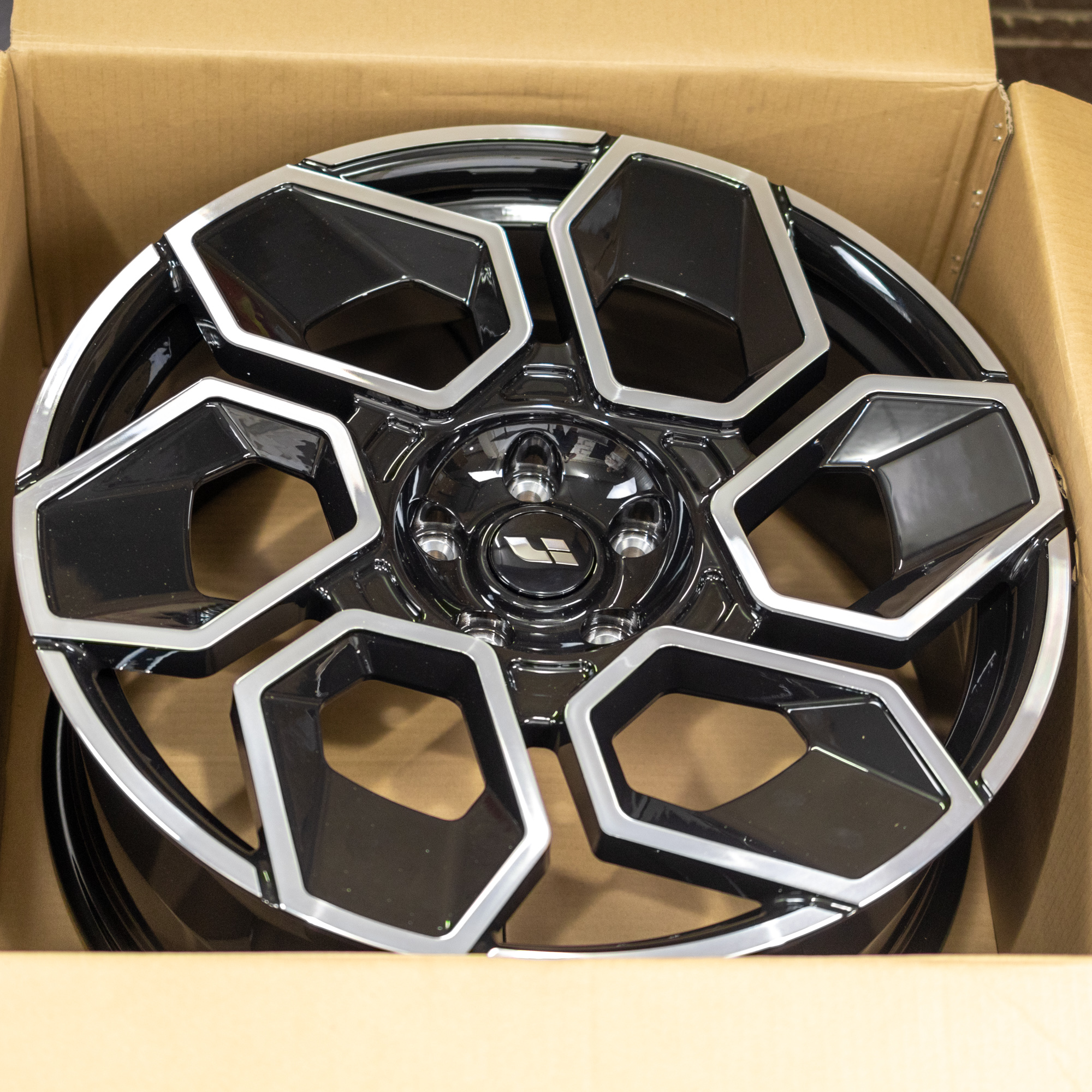 Кованый диск Forged MZB31-1A R22 9J 5x120 Кованый диск Forged MZB31-1A R22 9J 5x120