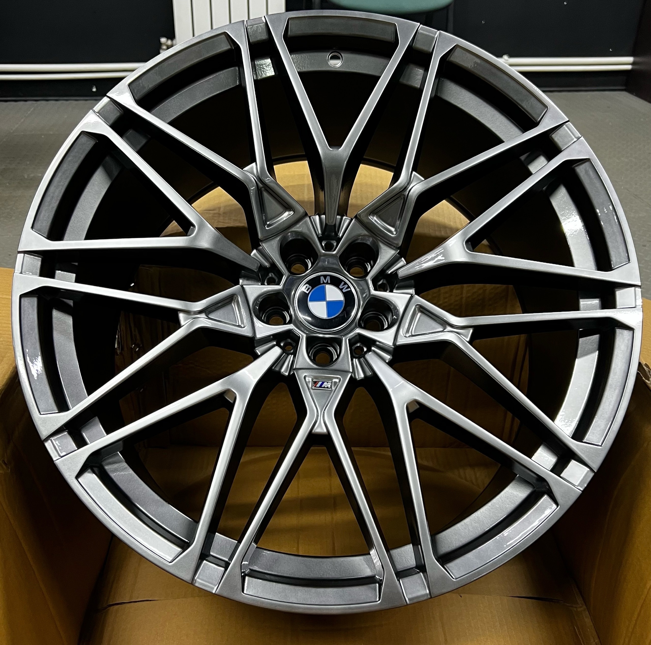 Кованый диск Forged BM340 R20 10 Кованый диск Forged BM340 R20 10