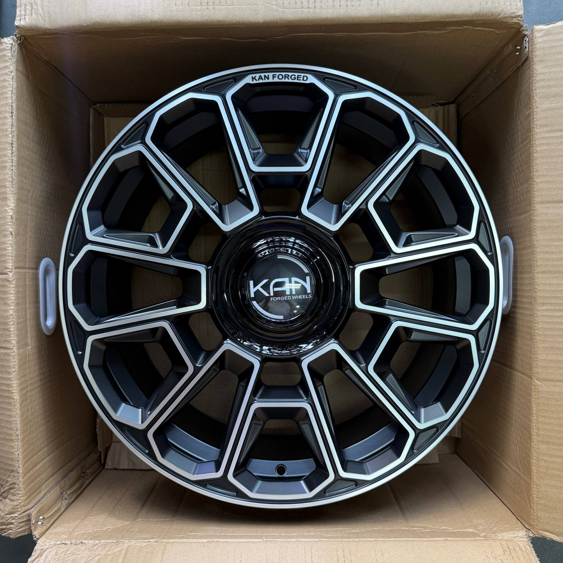 Кованый диск KAN KF103 R23 10J 5x120 Кованый диск KAN KF103 R23 10J 5x120