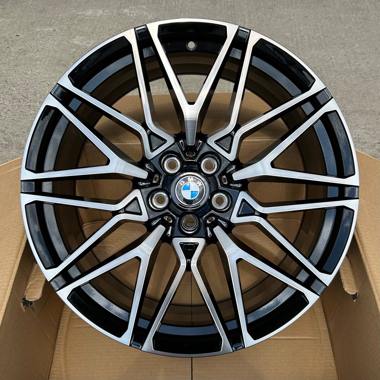 Кованый диск Forged BM340 R22 11 Кованый диск Forged BM340 R22 11