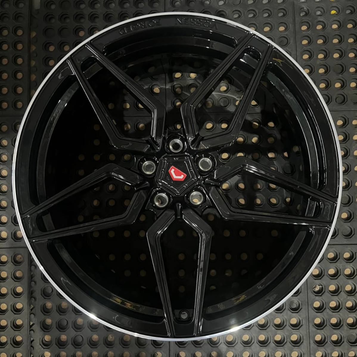 Vossen M-X1
