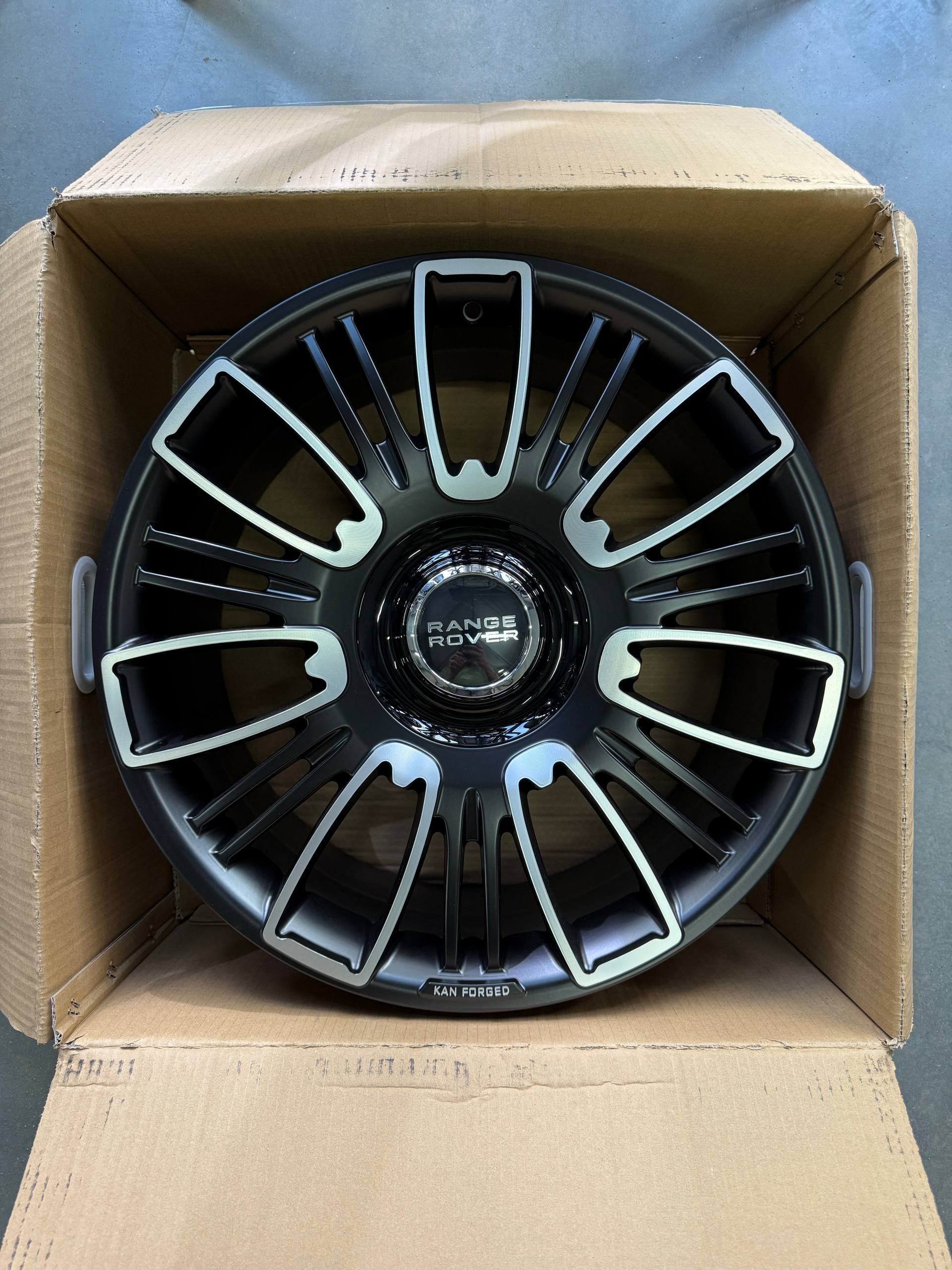 Кованый диск Forged LR270 R23 10J 5x120 Кованый диск Forged LR270 R23 10J 5x120