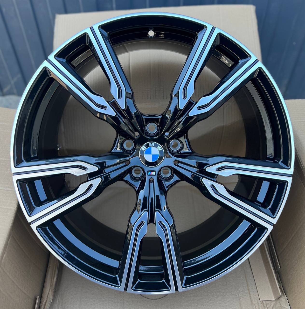 Кованый диск Forged BM110 R22 9 Кованый диск Forged BM110 R22 9