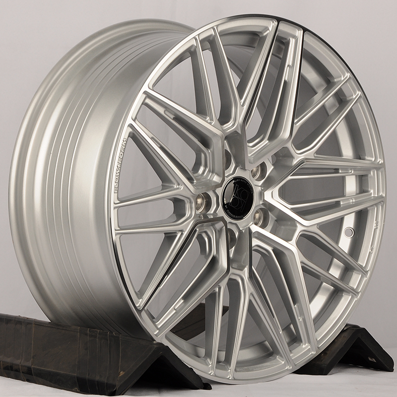 Литой диск KoKo Kuture FF581 R18 8J 5x112 ET38 Литой диск KoKo Kuture FF581 R18 8J 5x112 ET38 DIA 66.45 Silver Face