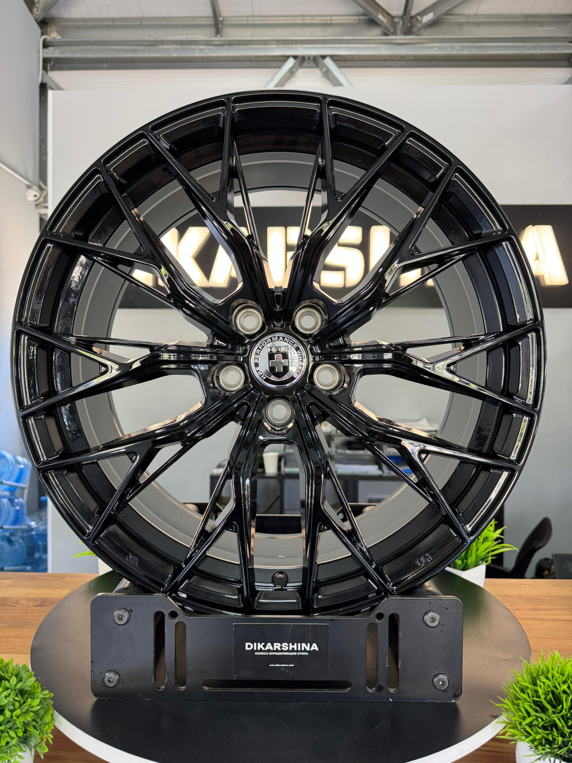 Литой диск SST S0243F R19 8 Литой диск SST S0243F R19 8