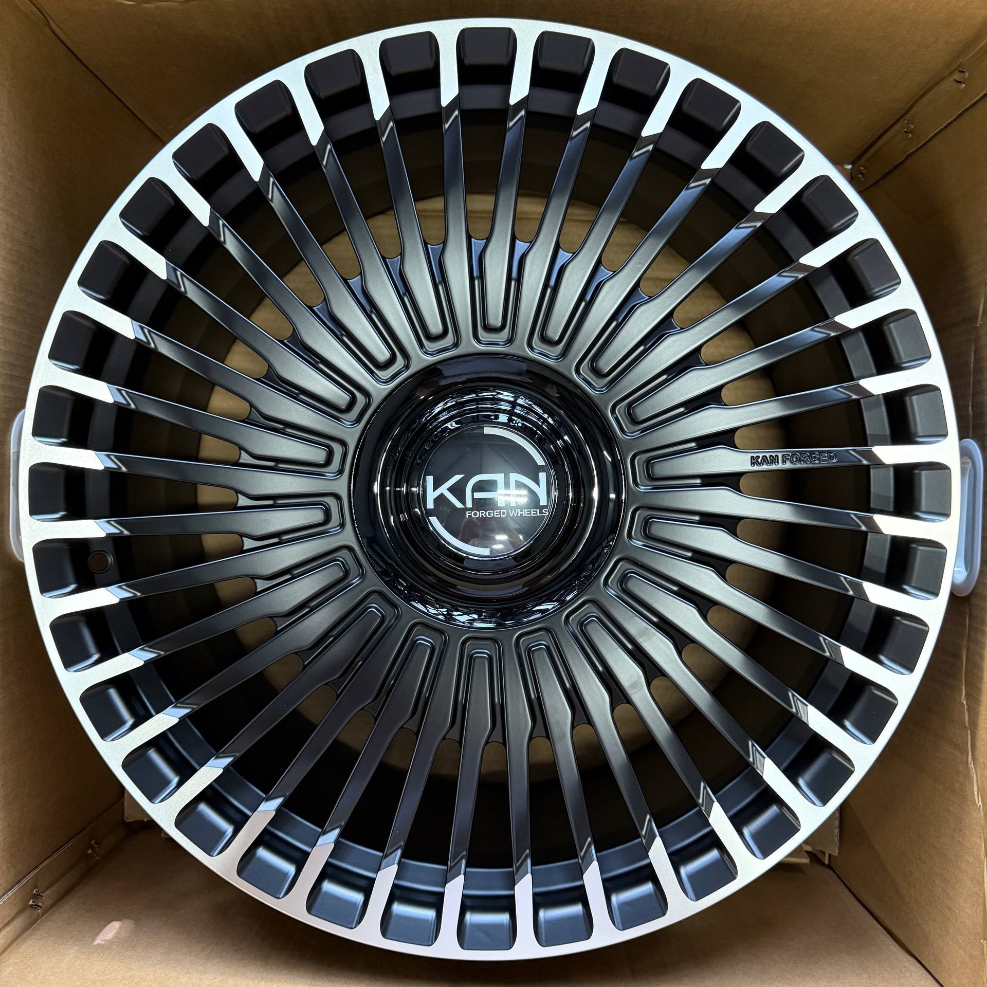 Кованый диск Forged KF102 R22 11 Кованый диск Forged KF102 R22 11