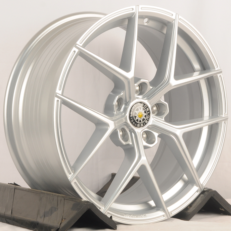 Литой диск KoKo Kuture FF595 R17 7.5J 5x114.3 ET38 Литой диск KoKo Kuture FF595 R17 7.5J 5x114.3 ET38 DIA 73.1 Silver
