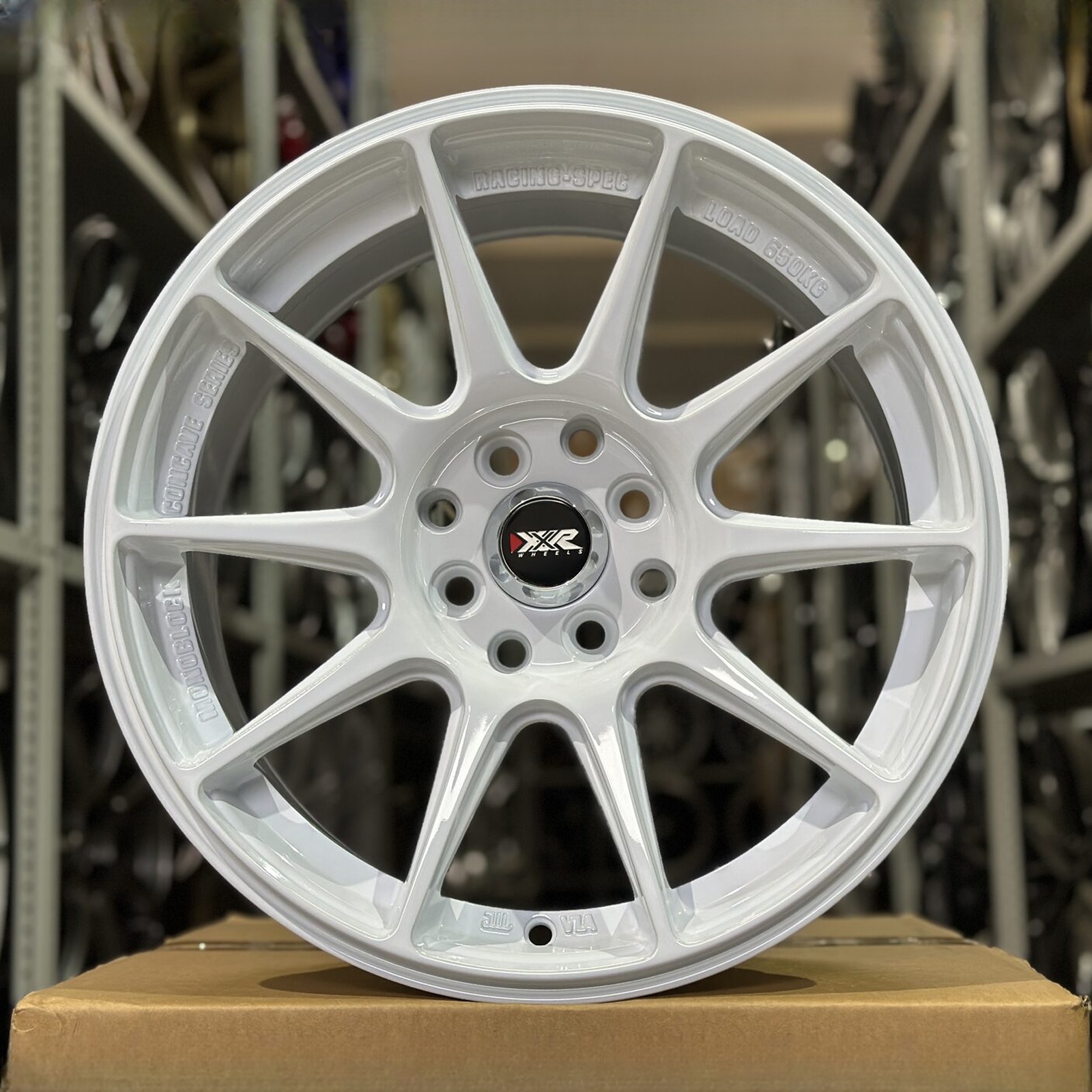IPW #44 showroom edge85 source 611298