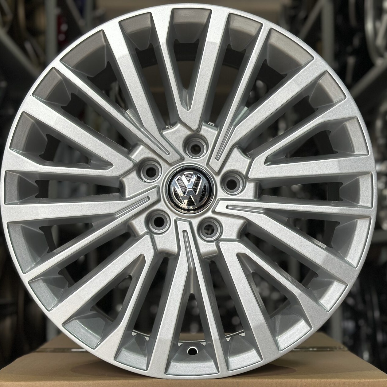 ipw44-showroom-610245-fc123bf5dbea28eb