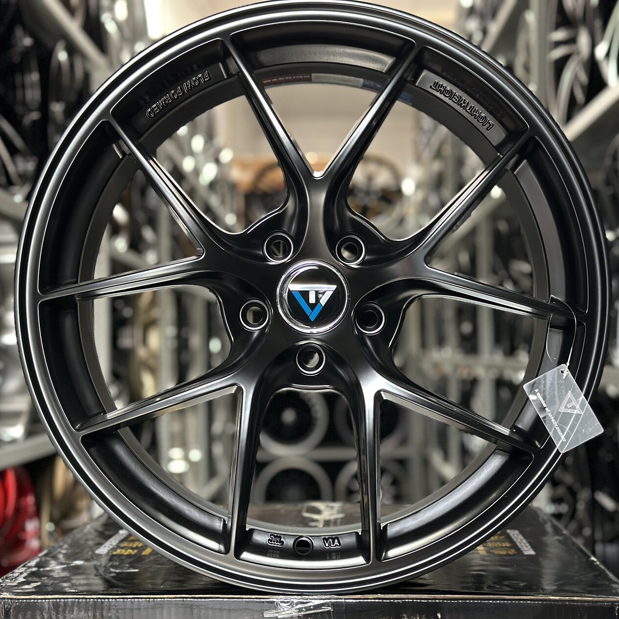 ipw44-showroom-610876-a2829fa938d4ce92