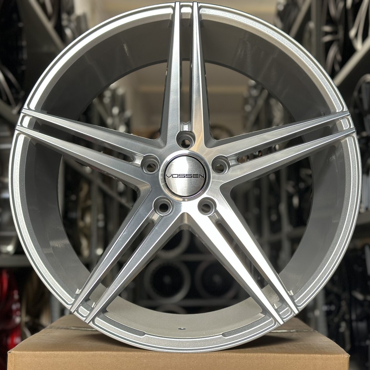 ipw44-showroom-610904-ff72cd22e2054e65