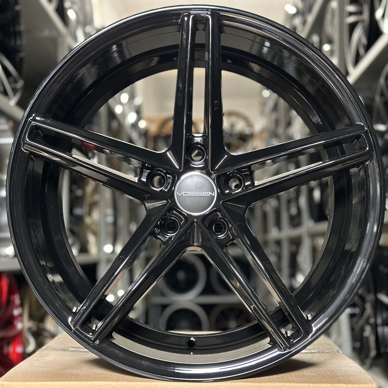 ipw44-showroom-610906-75e5736d63b2e2d5