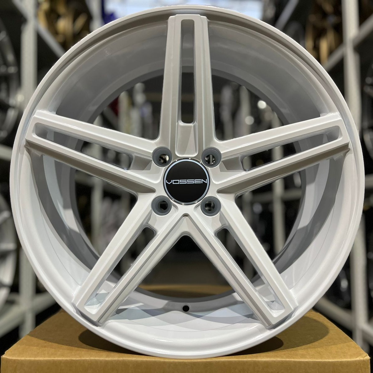 ipw44-showroom-611553-fb5db38951e1fa83