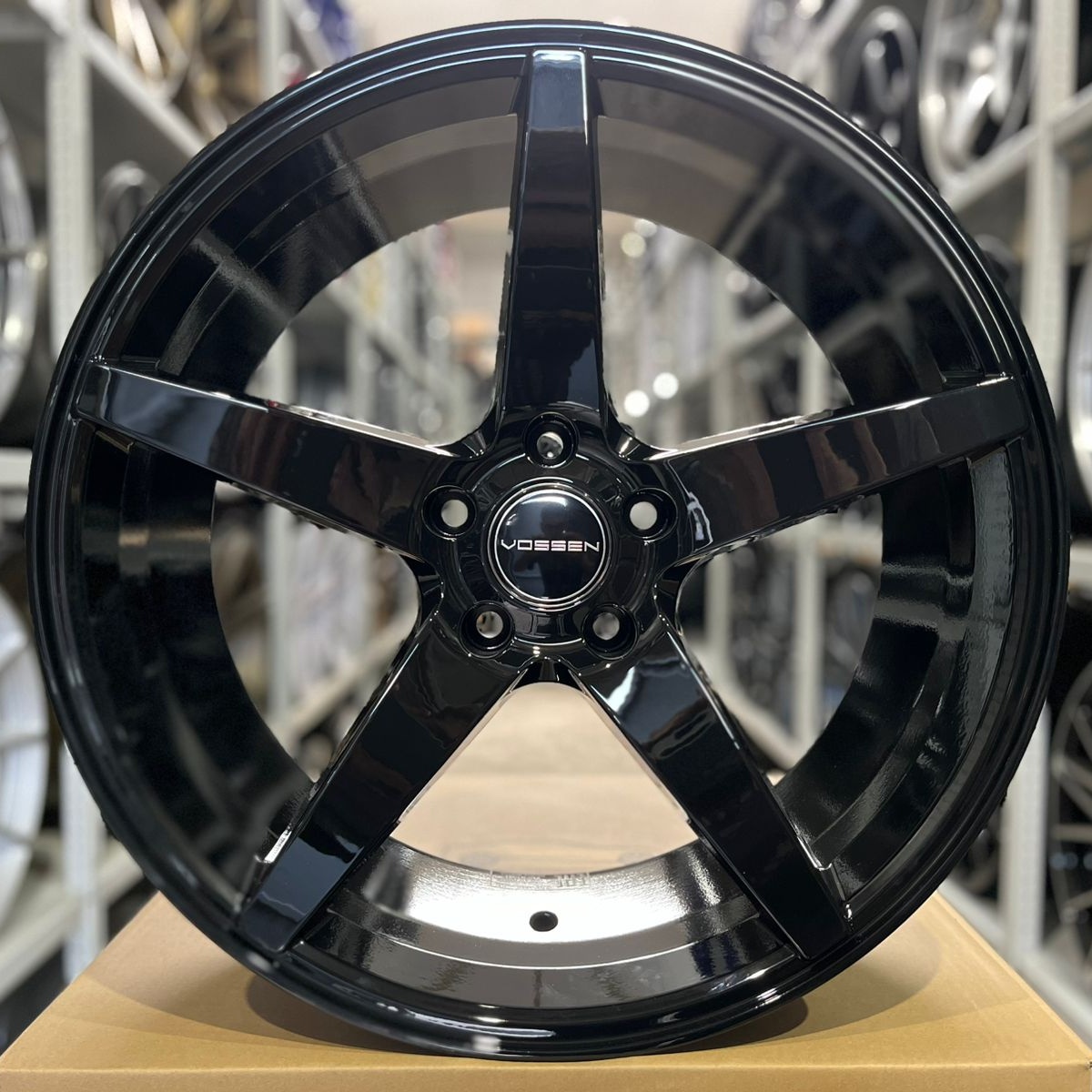 ipw44-showroom-611642-4d3d3837bc80df38