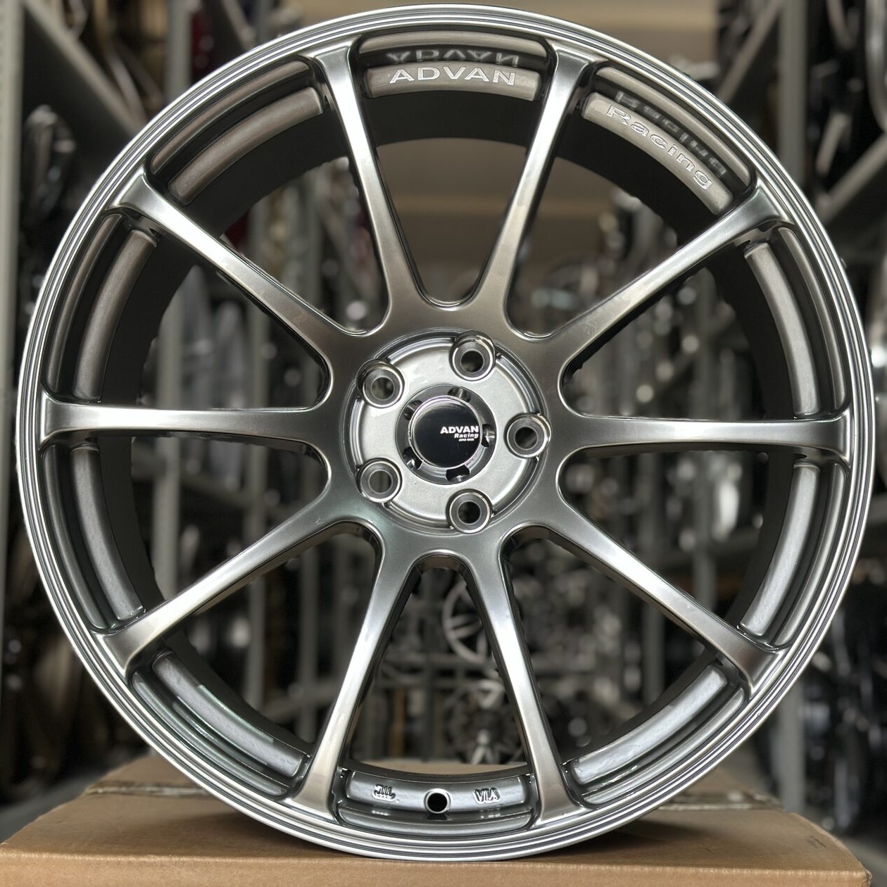 ipw44-showroom-611680-543b0e1b0c12accb