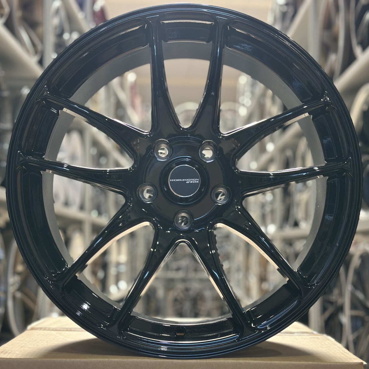 ipw44-showroom-612088-6569095e2b1ef6d3