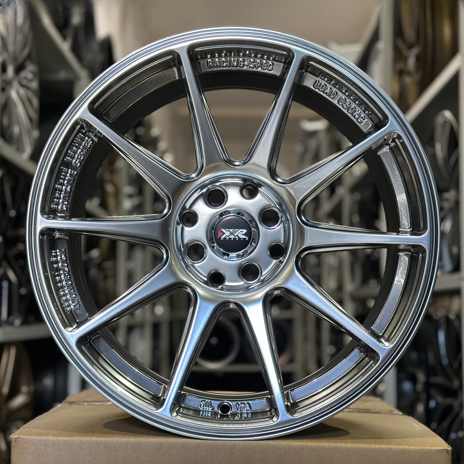 IPW #44 showroom centered 85 / source 610766