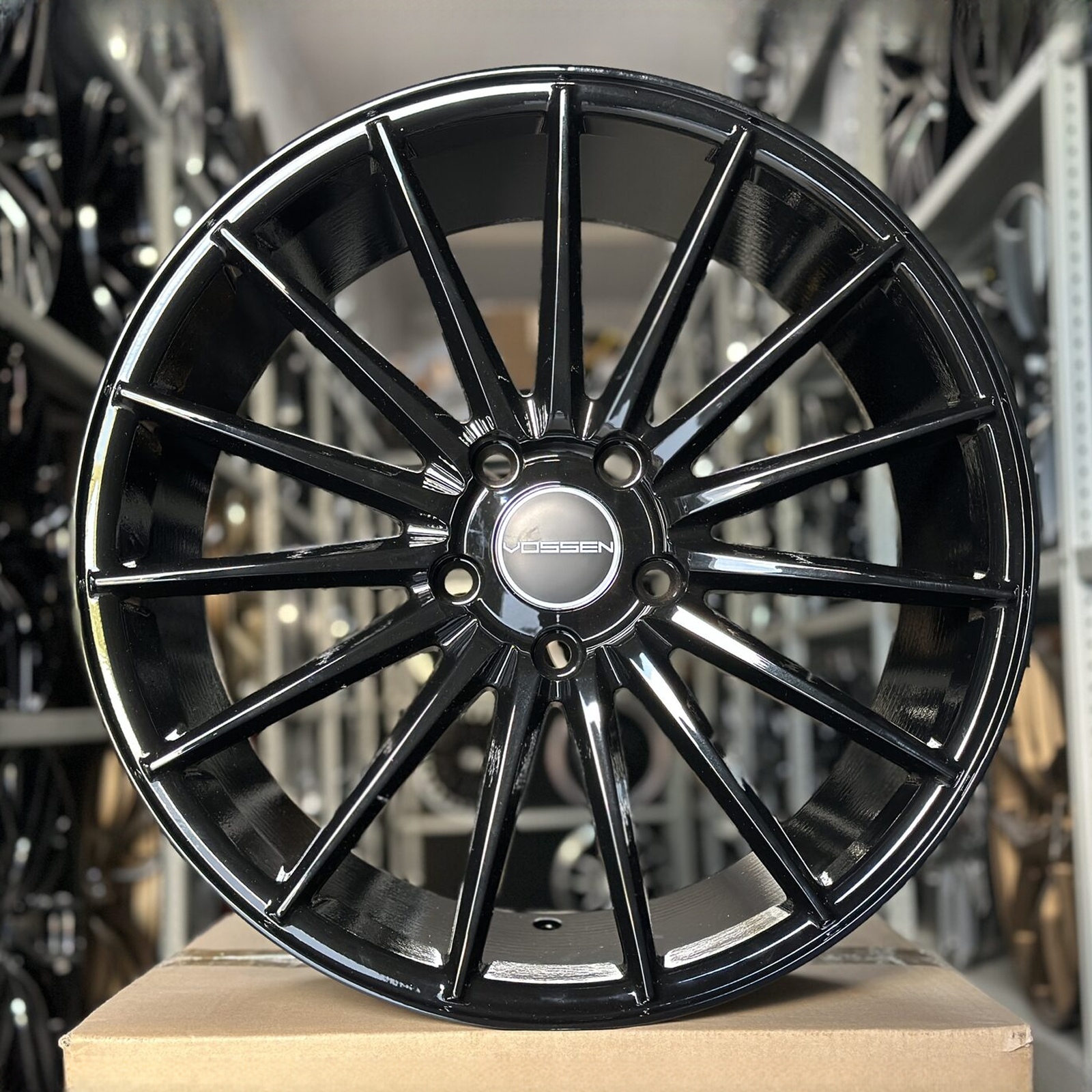 IPW #44 showroom centered 85 / source 610988